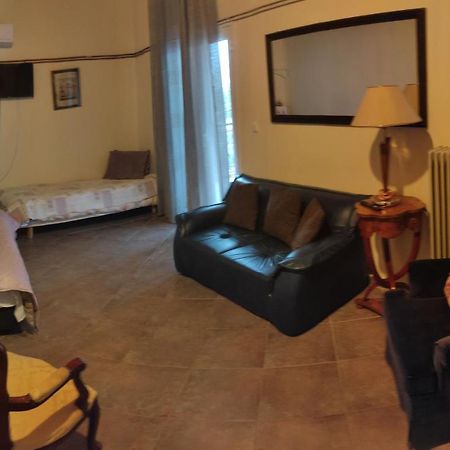 Near Airportand Metropolitan Penelopi Cozy Home أرتيميدا المظهر الخارجي الصورة